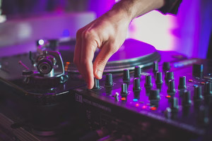 DJ: MisterrCha