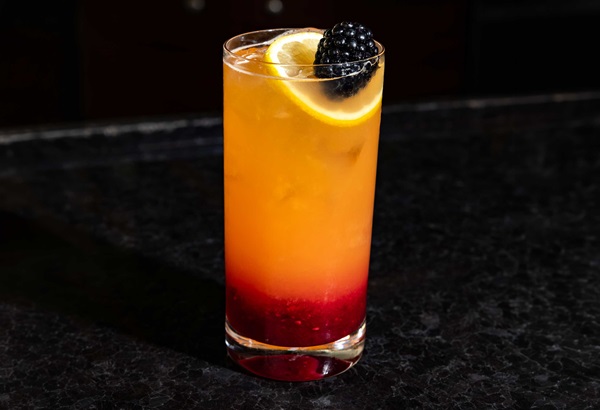 Cocktails at Council Oak Bar & Lounge