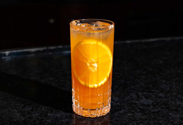 Cocktails at Council Oak Bar & Lounge