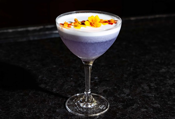 Cocktails at Council Oak Bar & Lounge