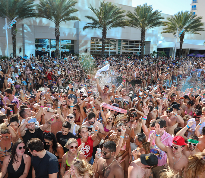 A crowd at Tempo Daylife Tampa Bay at Seminole Hard Rock Hotel & Casino Tampa