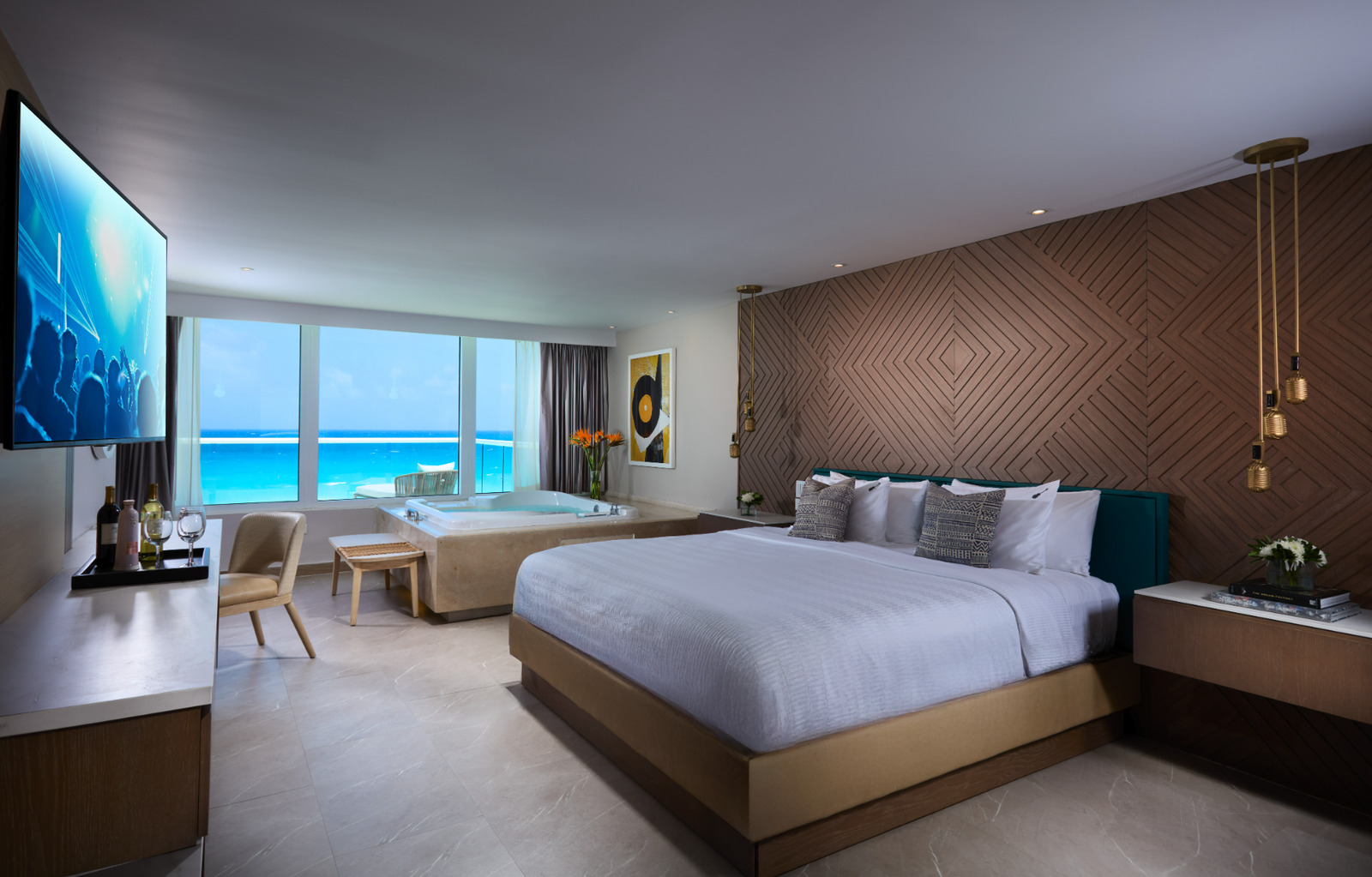 HRHC_Deluxe_Ocean_View_King_Bed