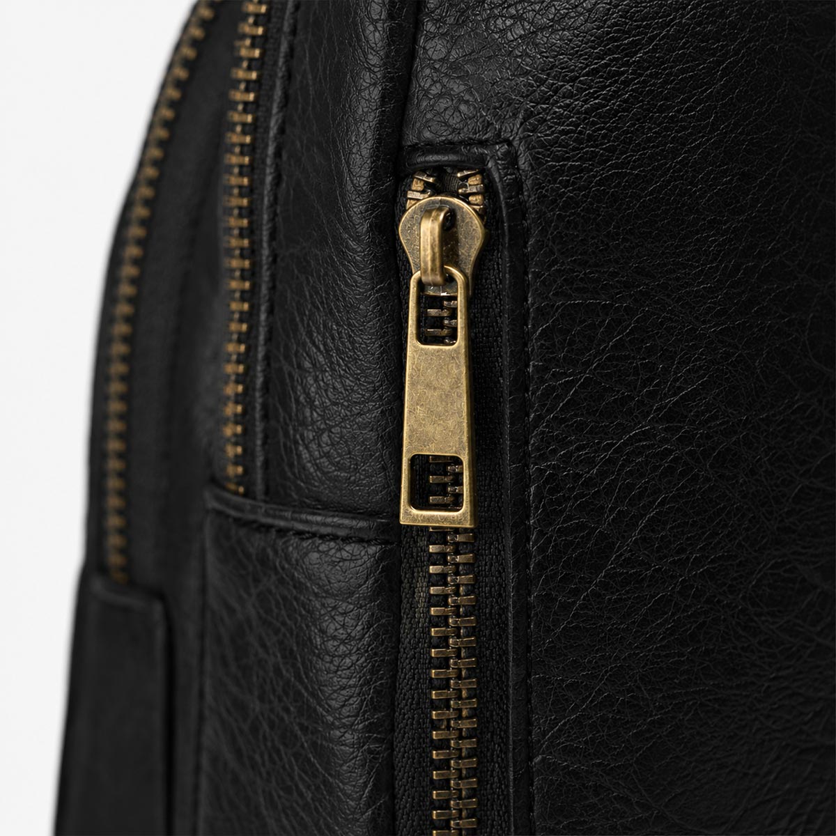 Guitar Strap Cross Body Bag in Black image number 3